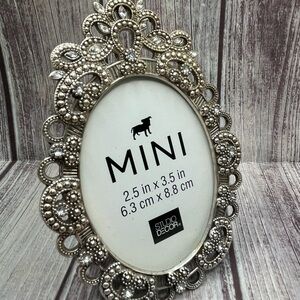 Studio Decor Elegant Silver Oval Frame